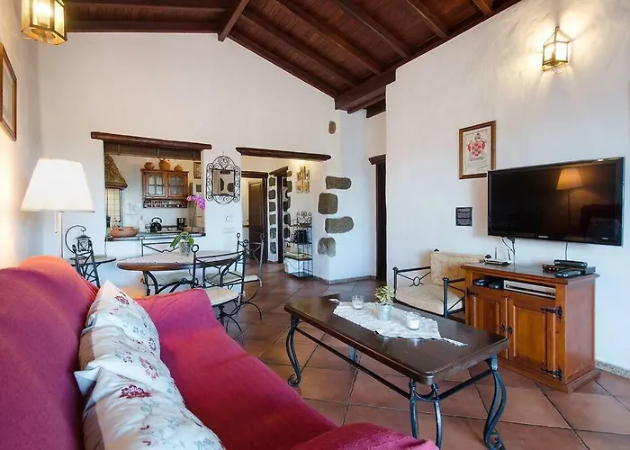 Летний дом El Caserio De Gueime Con Piscina Climatizada