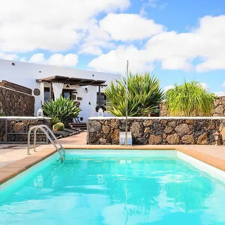 El Caserio De Gueime Con Piscina Climatizada Landhaus