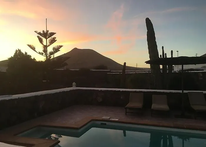 El Caserio De Gueime Con Piscina Climatizada Lantställe *